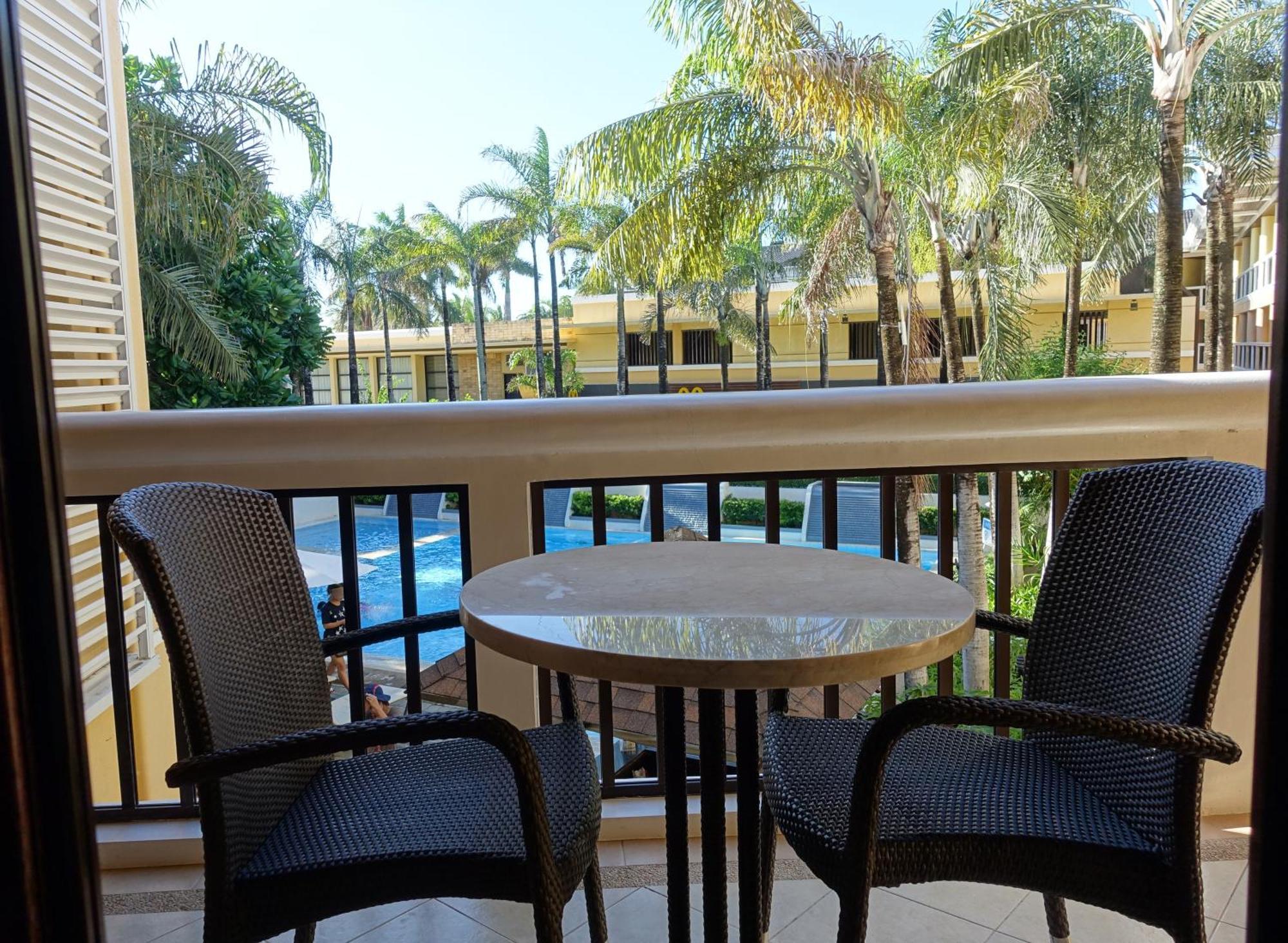 Henann Regency Resort And Spa Balabag  Екстер'єр фото A balcony at the hotel