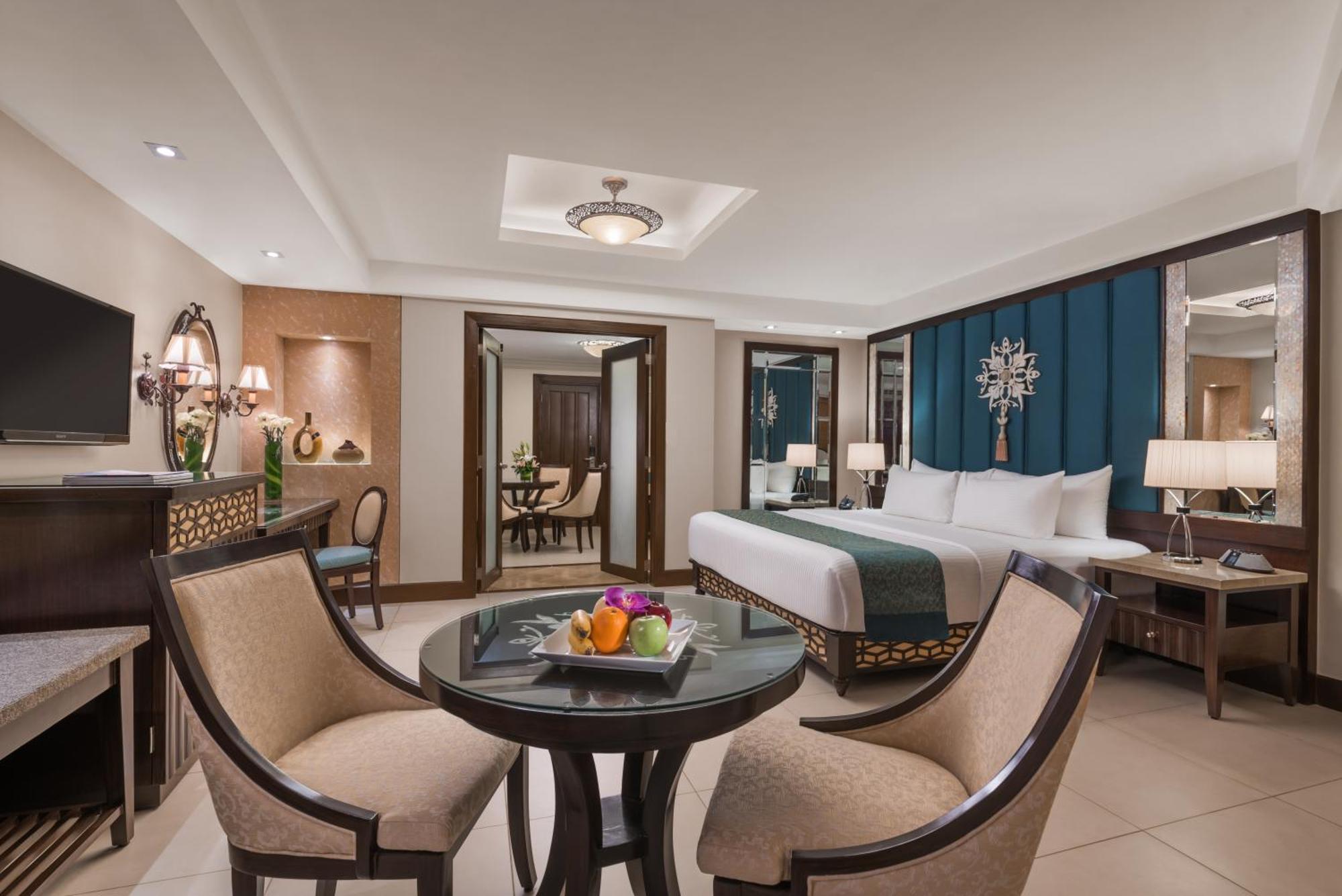Henann Regency Resort And Spa Balabag  Екстер'єр фото A suite at the hotel